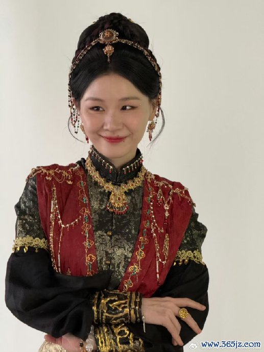 杨超越说丁程鑫像个艺术品
